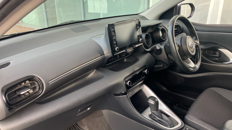 Toyota Yaris 1.5 Hybrid Design 5dr CVT Hybrid Hatchback